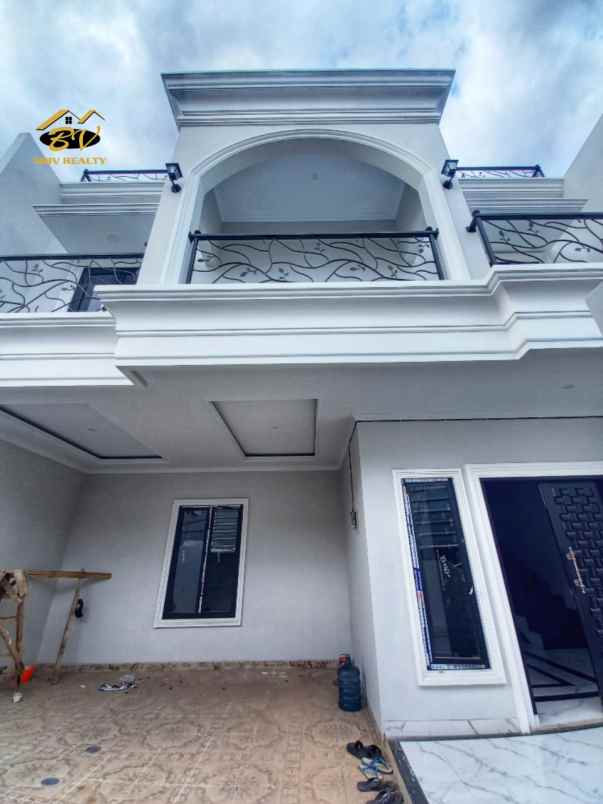 dijual rumah lokasi strategis dekat tol