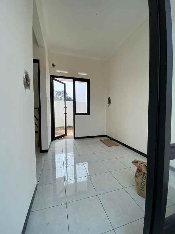 dijual rumah lokasi villa bukit tidar kota malang