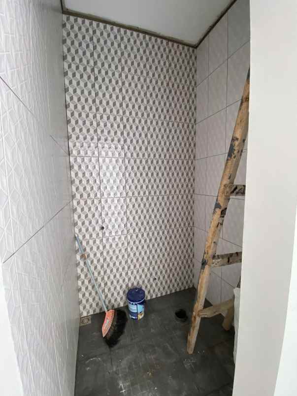 dijual rumah lokasi villa bukit tidar kota malang