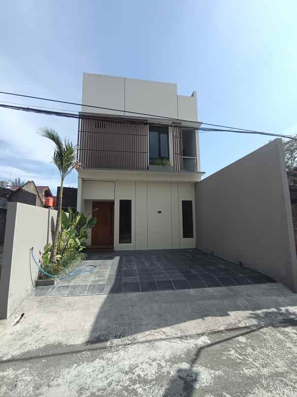 dijual rumah maguwoharjo