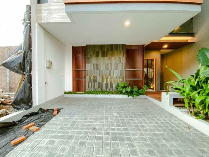 dijual rumah maguwoharjo kec depok kab