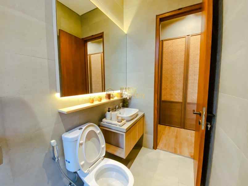 dijual rumah maguwoharjo kec depok kab