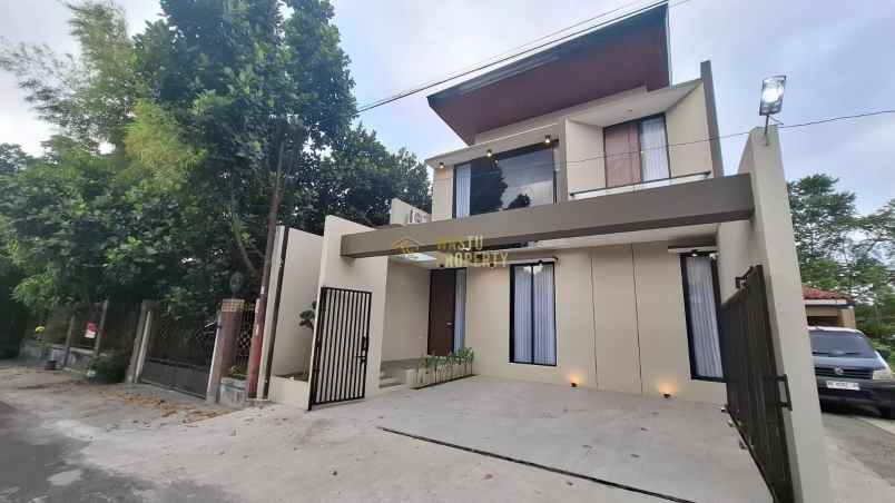 dijual rumah maguwoharjo kec depok kab