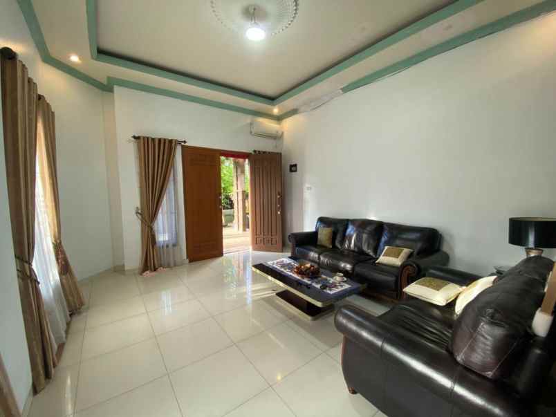 dijual rumah malibu v e28 cengkareng