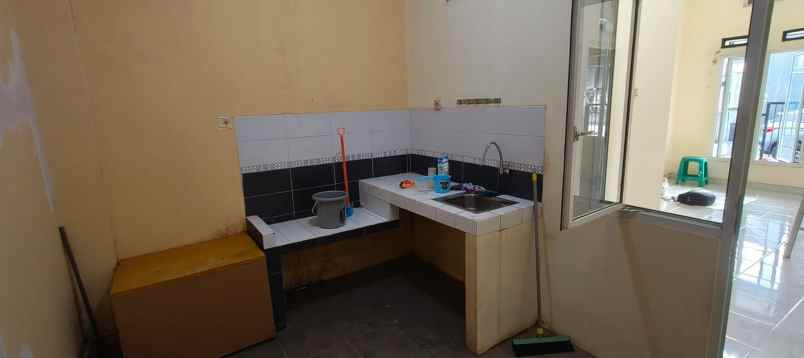 dijual rumah mampang depok