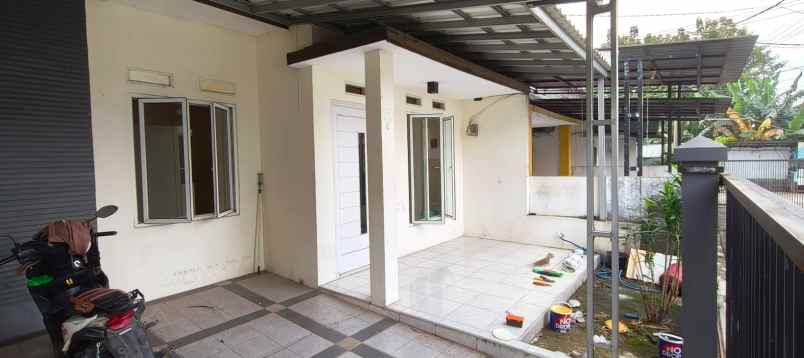 dijual rumah mampang depok