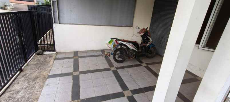 dijual rumah mampang depok