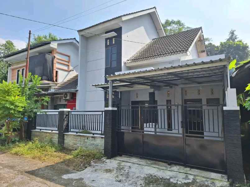 dijual rumah manguwoharjo