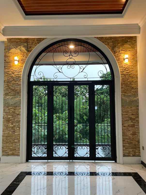 dijual rumah manyaran