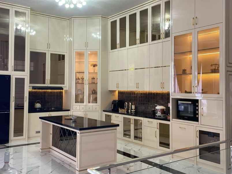 dijual rumah manyaran