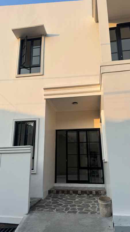 dijual rumah manyaran