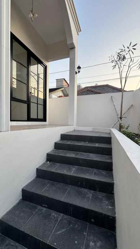 dijual rumah manyaran