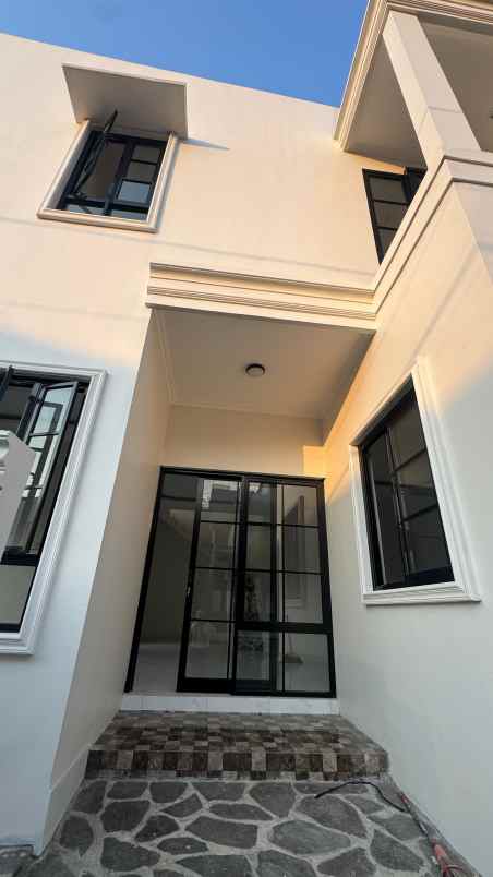 dijual rumah manyaran