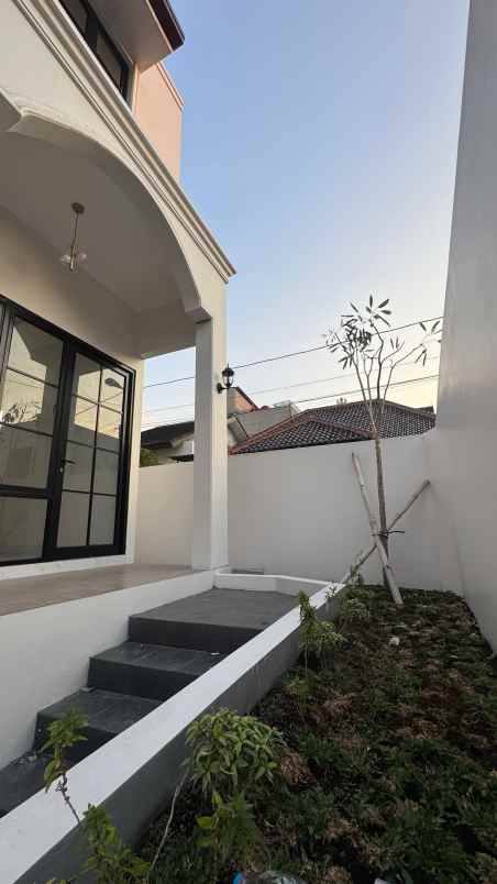 dijual rumah manyaran