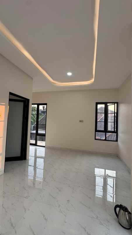 dijual rumah manyaran