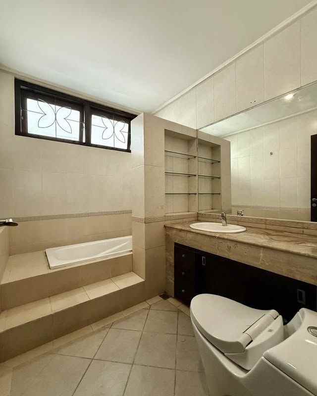 dijual rumah menteng