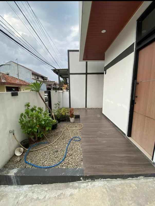 dijual rumah merkuri komplek margahayu