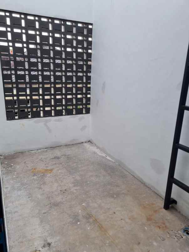 dijual rumah merkuri komplek margahayu