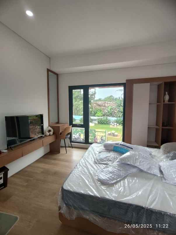 dijual rumah mewah 2 lantai lokasi di limo depok