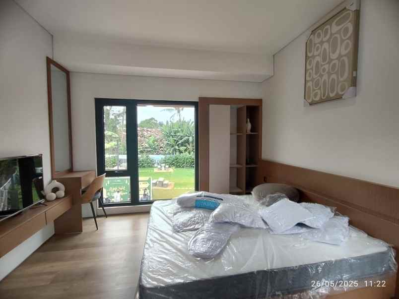 dijual rumah mewah 2 lantai lokasi di limo depok