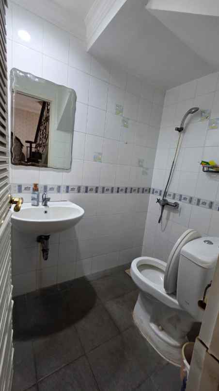 dijual rumah mitra gading villa kelapa