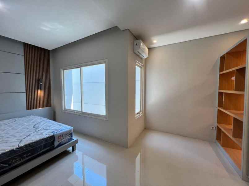 dijual rumah mocca vrbana dian istana