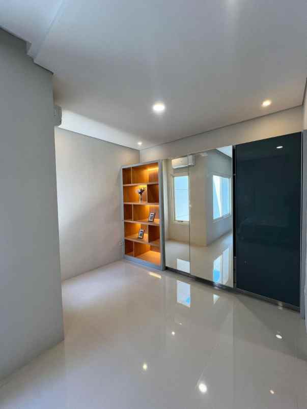 dijual rumah mocca vrbana dian istana