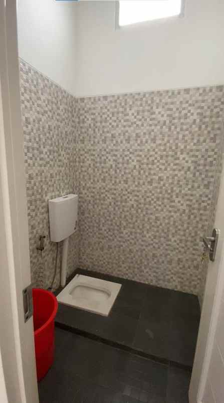 dijual rumah mustika sari