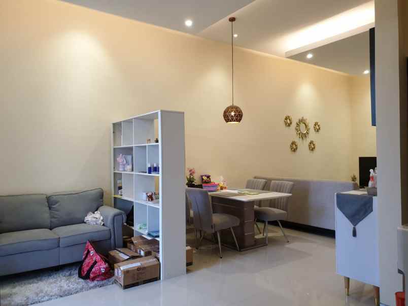 dijual rumah new green hill