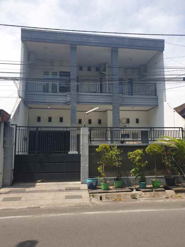 dijual rumah ngagel