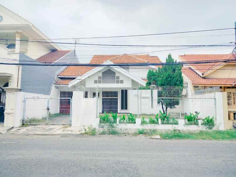 dijual rumah nginden intan utara