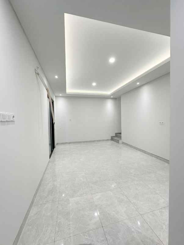 dijual rumah nirwana eksekutif surabaya