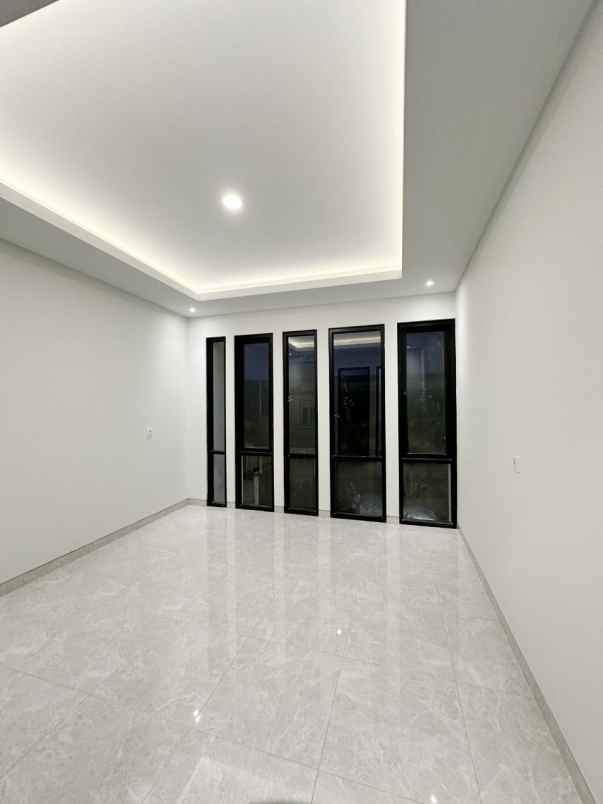 dijual rumah nirwana eksekutif surabaya