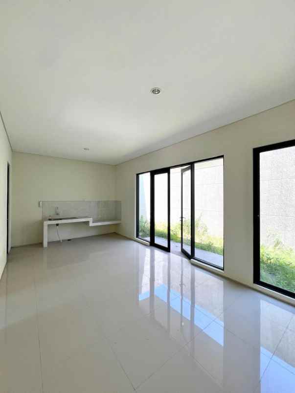 dijual rumah northwest lake citraland