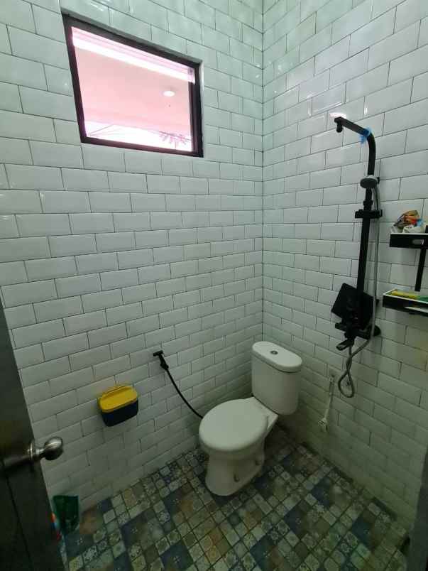 dijual rumah padasuka