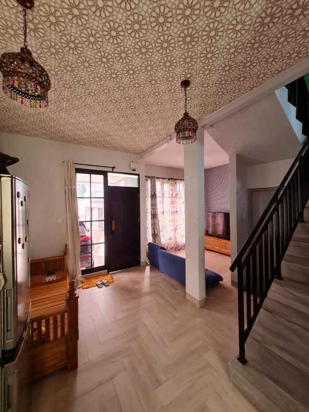 dijual rumah padasuka