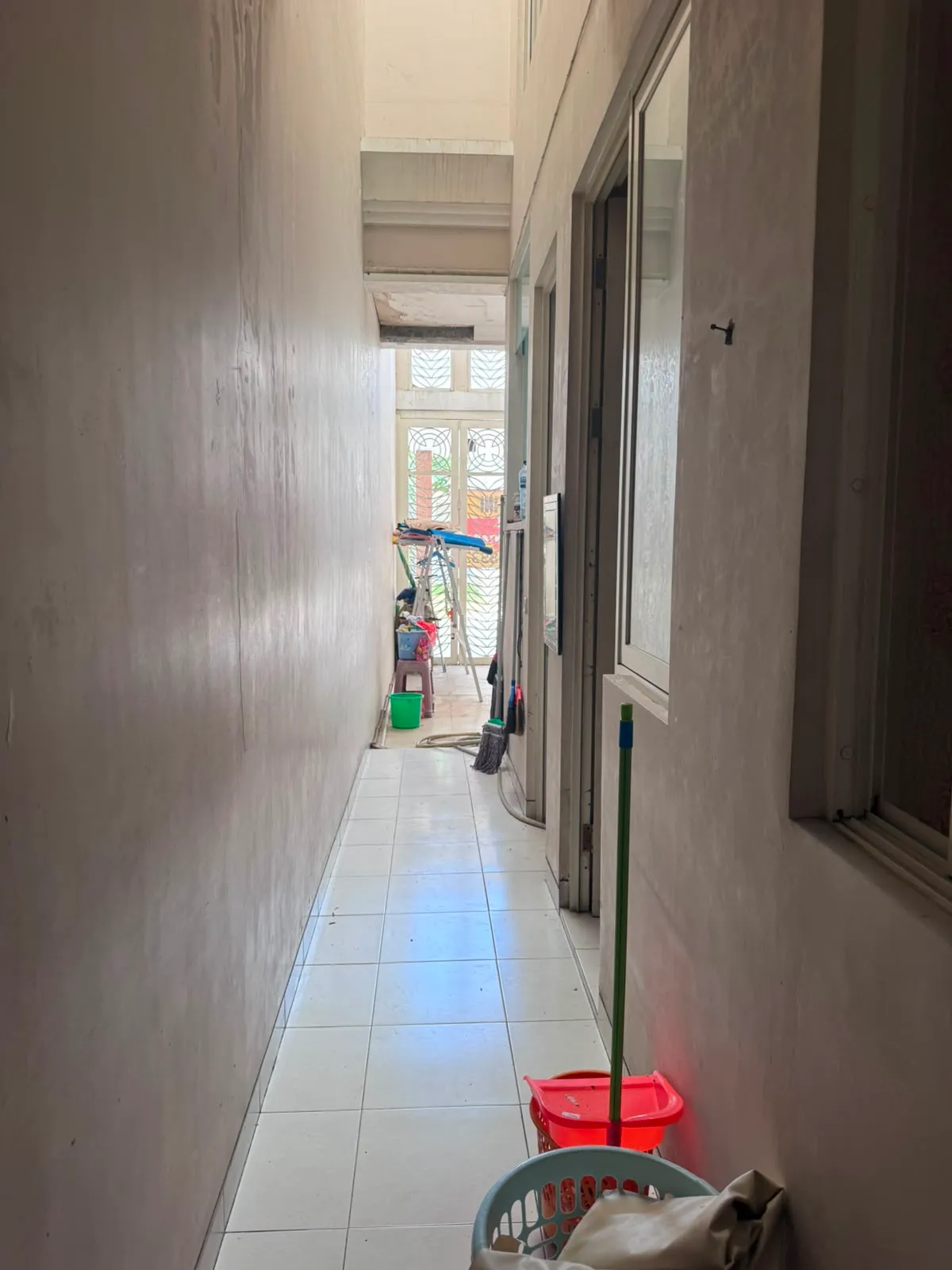 dijual rumah pakuwon indah