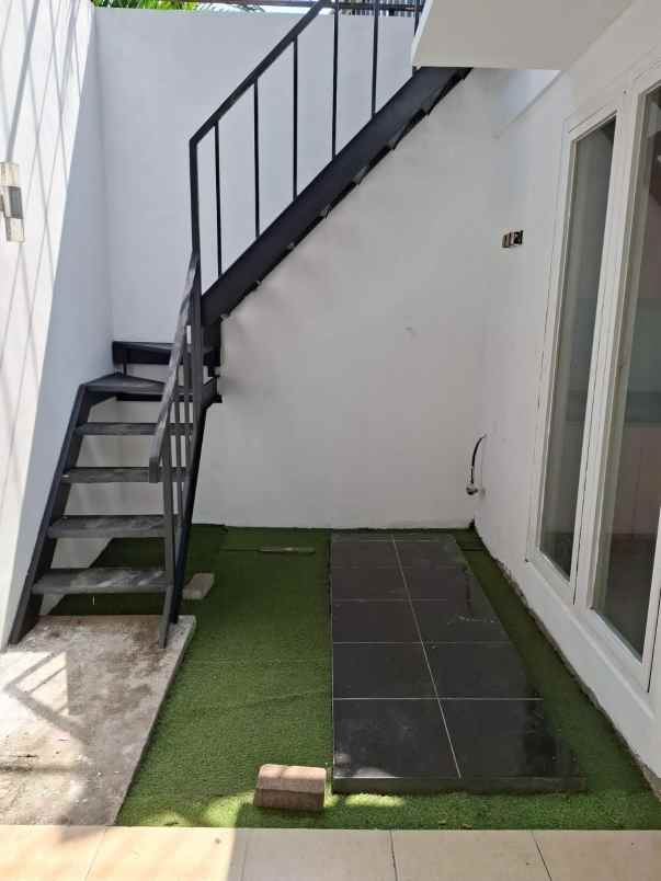 dijual rumah pantai mentari