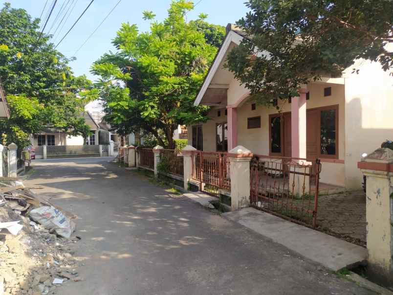 dijual rumah parakan saat antapani bandung