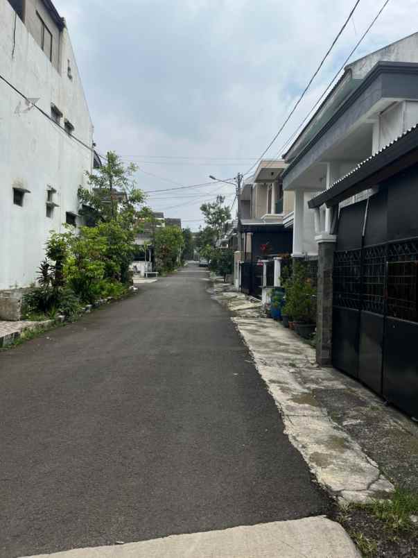 dijual rumah pasantren