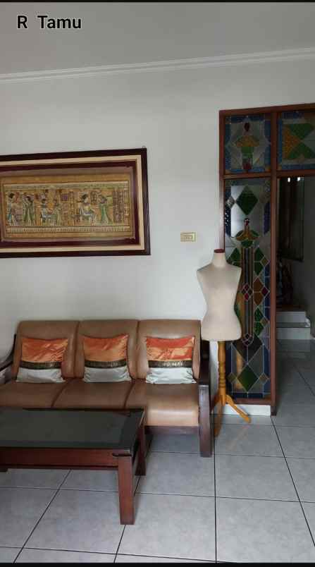 dijual rumah pasteur