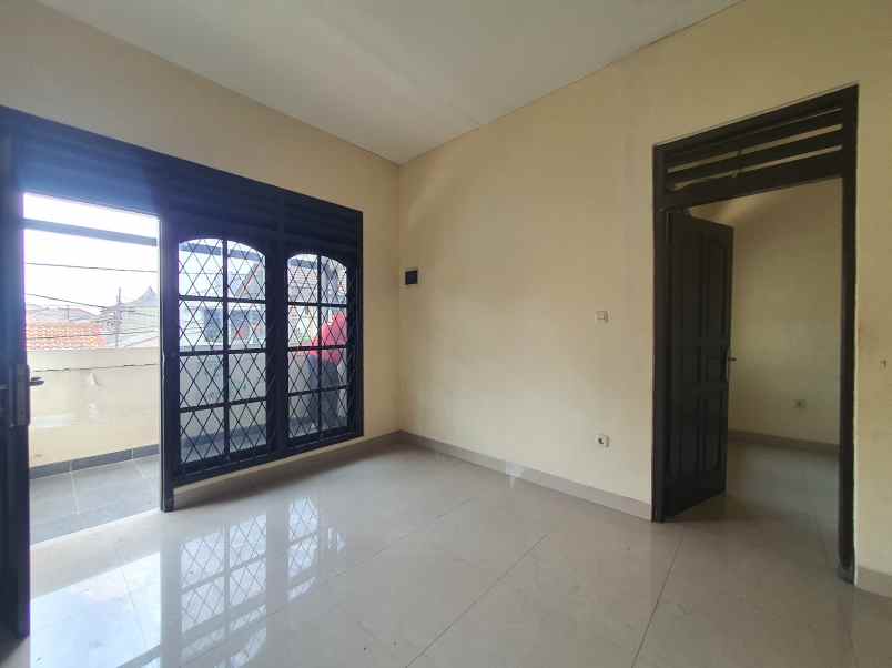 dijual rumah patria jaya