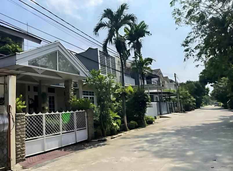 dijual rumah perum lembah cinere depok
