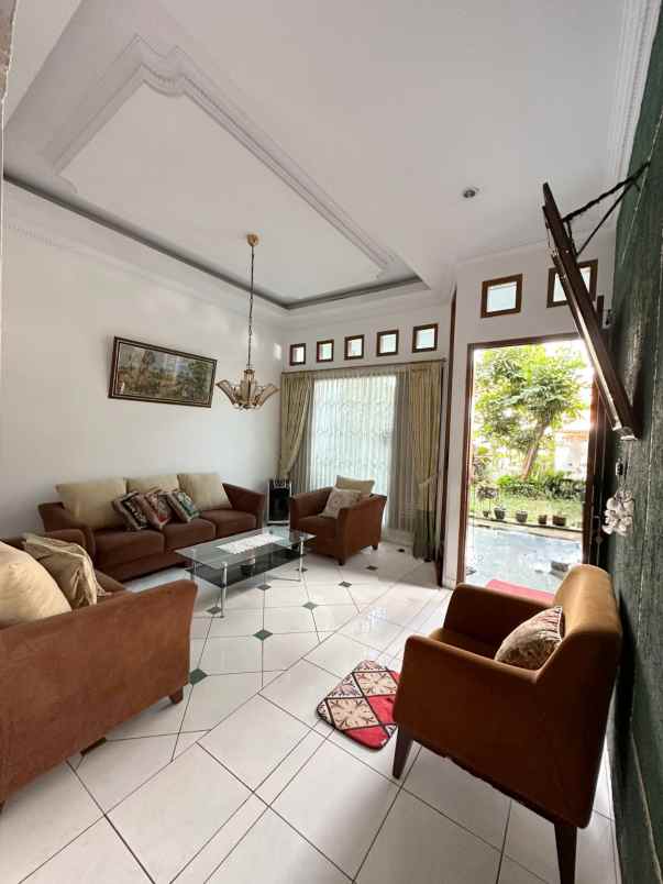 dijual rumah perumahan bukit permai