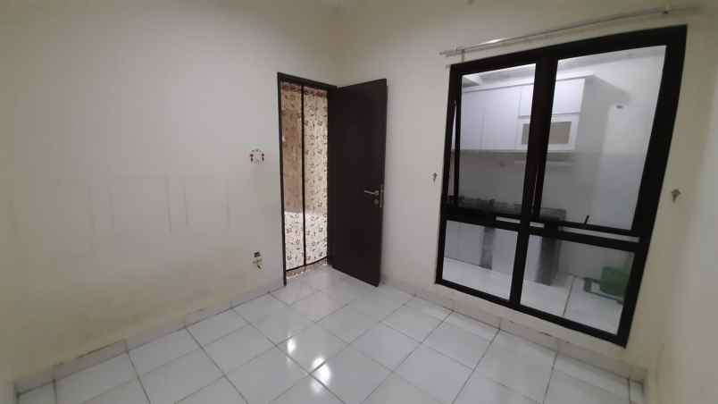 dijual rumah perumahan grand batavia