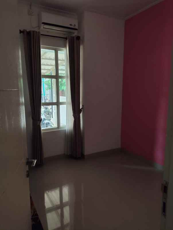 dijual rumah perumahan serpong garden 2