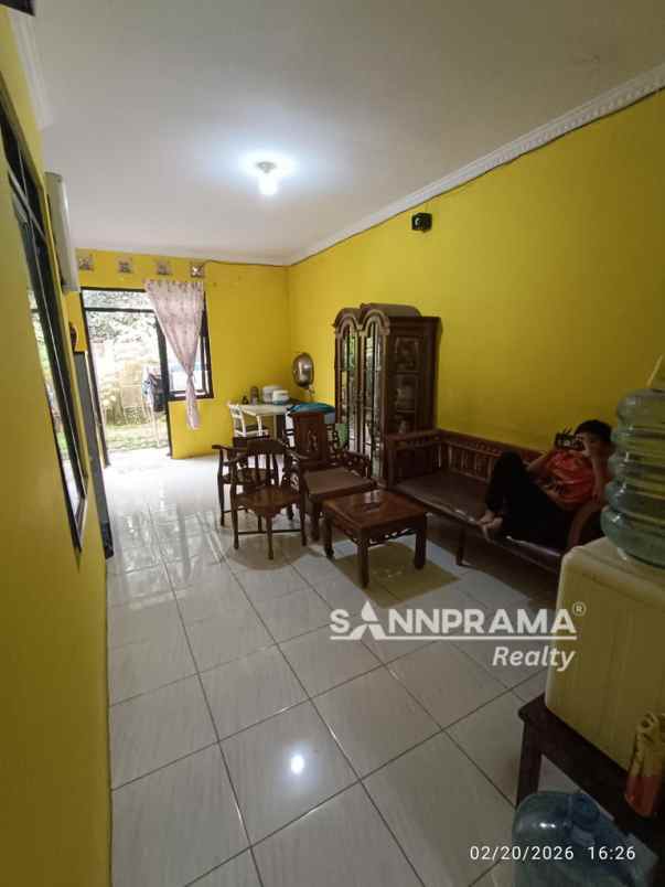 dijual rumah perumahan taman anyelir