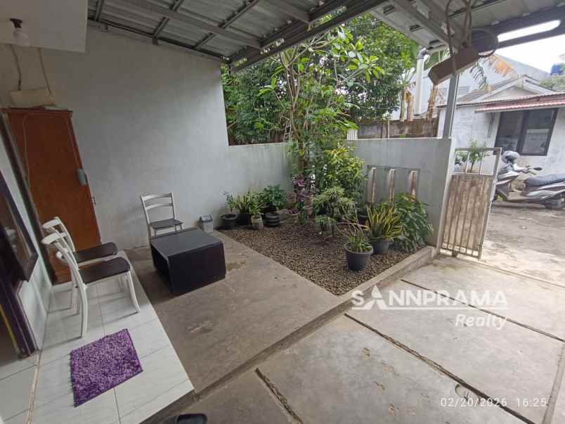 dijual rumah perumahan taman anyelir