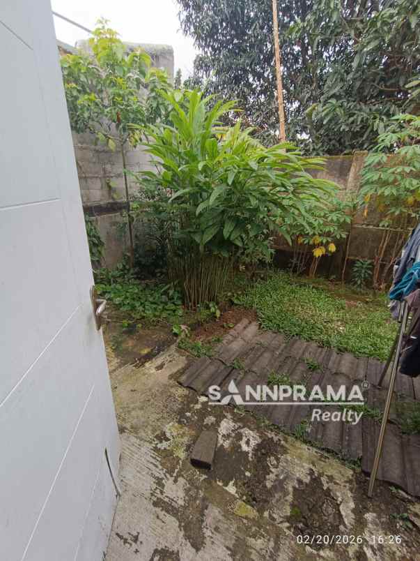 dijual rumah perumahan taman anyelir