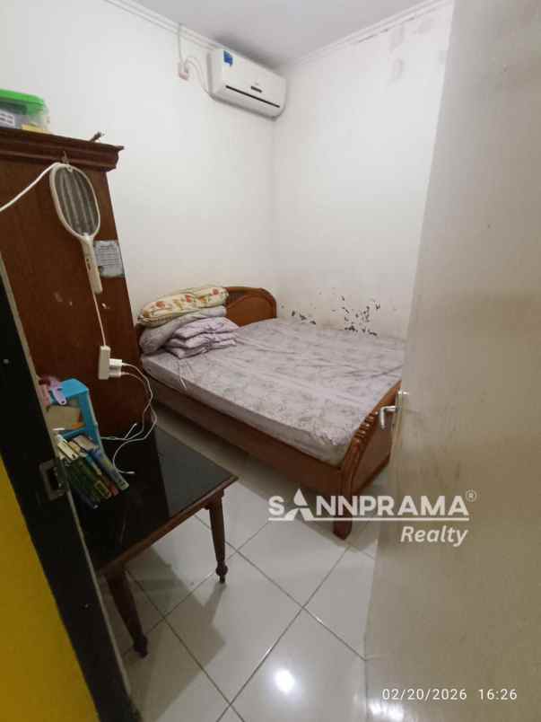 dijual rumah perumahan taman anyelir